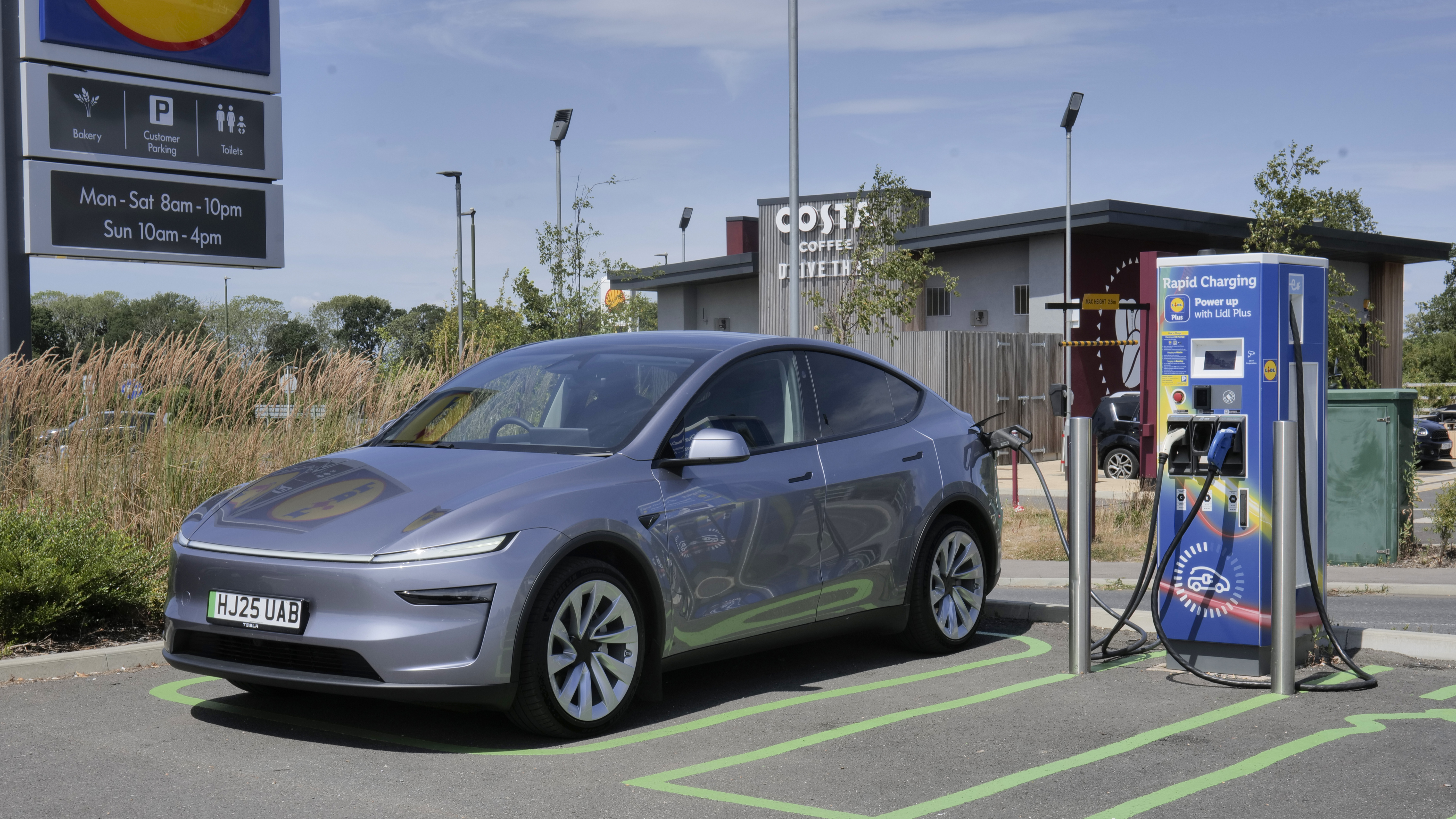 TESLA MODEL Y HATCHBACK Long Range AWD 85kWh 5dr Auto